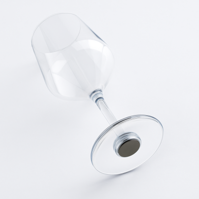 Set of 2 Plastic Magnetic Classic Wine Glasses